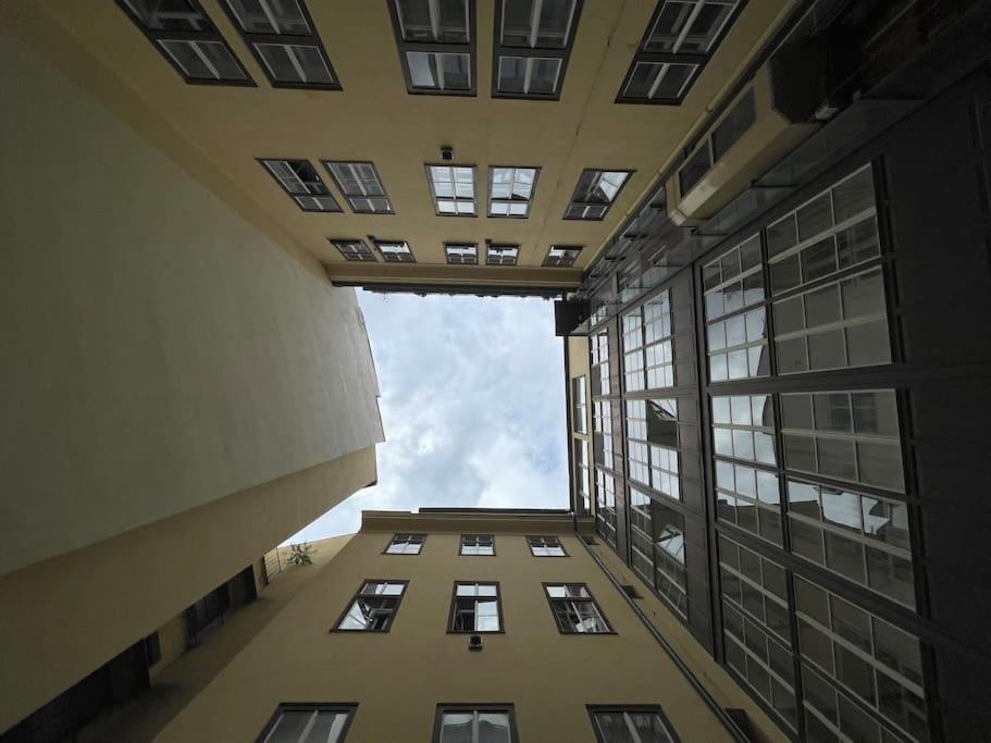 Contemporary Jindrisska Apartment براغ المظهر الخارجي الصورة